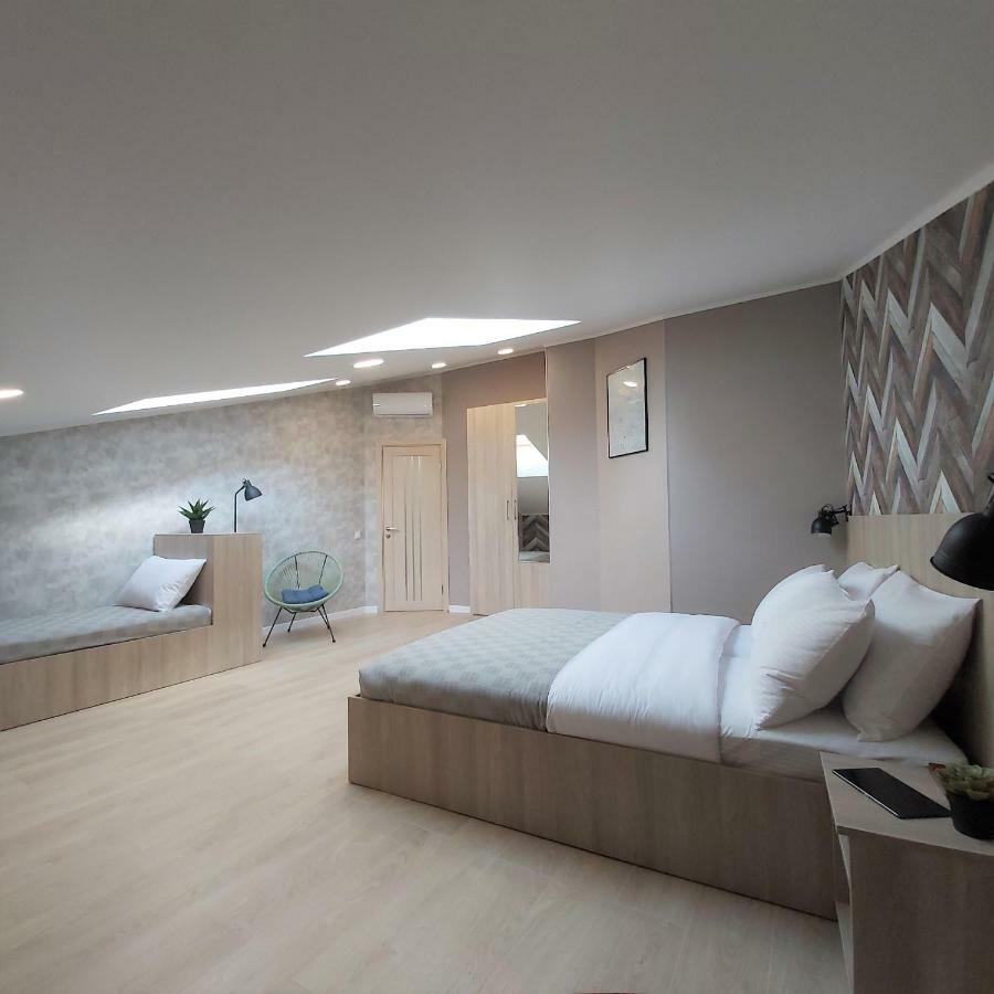 Two-Bedroom Apartment Near Forum Lviv Exterior photo