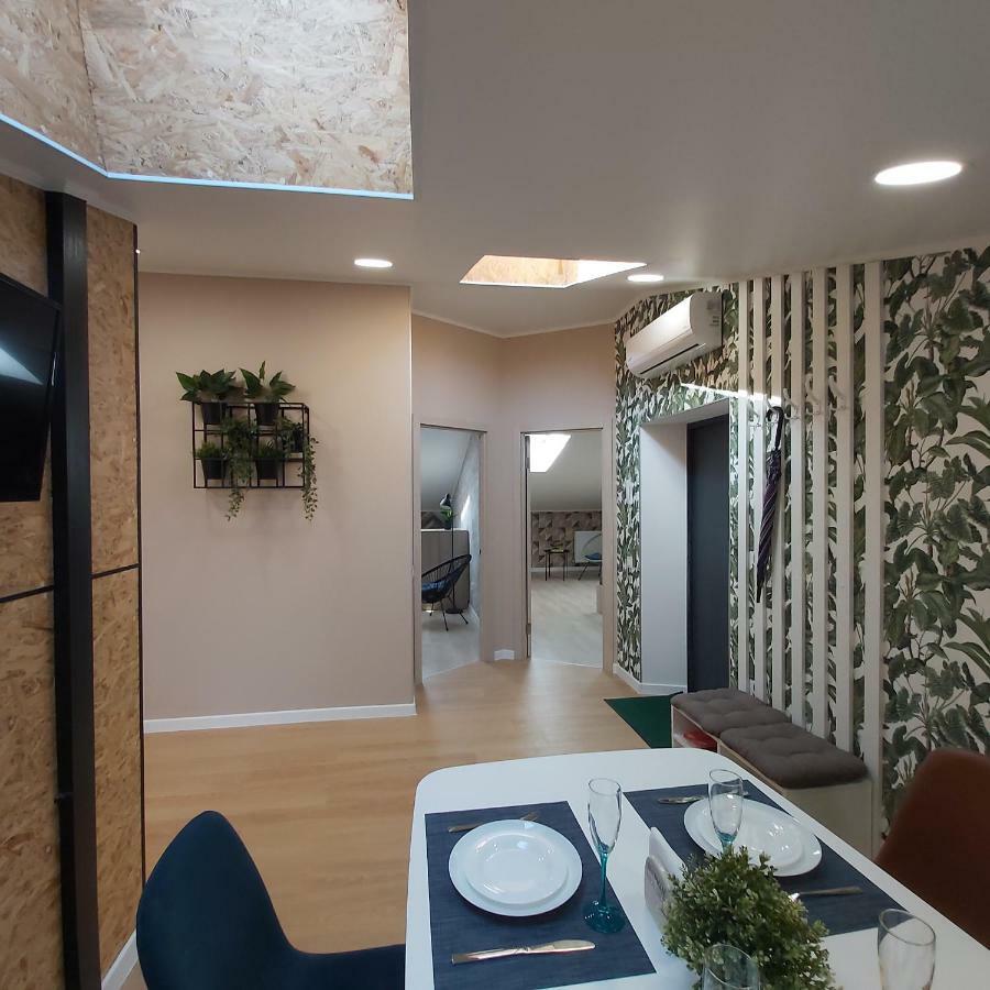 Two-Bedroom Apartment Near Forum Lviv Exterior photo