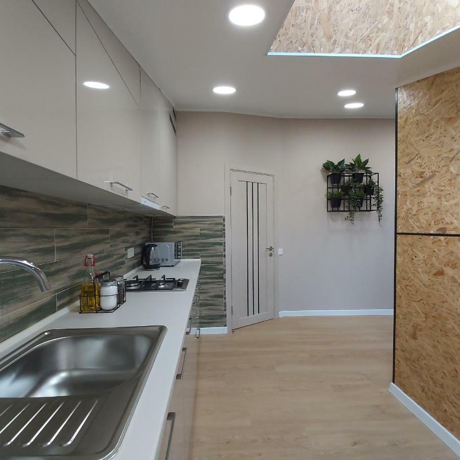 Two-Bedroom Apartment Near Forum Lviv Exterior photo