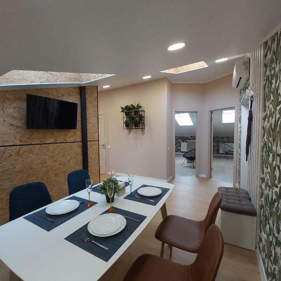 Two-Bedroom Apartment Near Forum Lviv Exterior photo