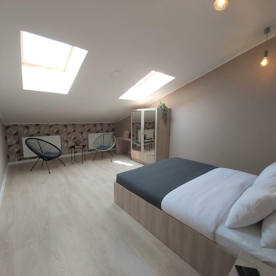 Two-Bedroom Apartment Near Forum Lviv Exterior photo